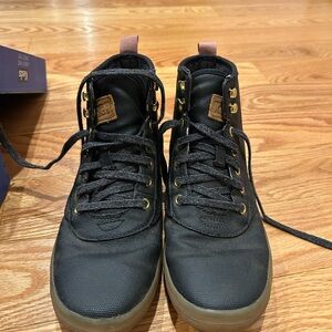 Black High-Top Men's Shoes